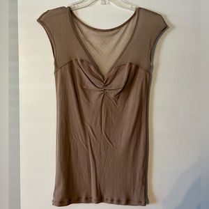 VS tee. Pretty taupe color